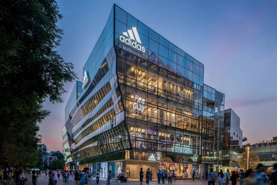 Adidas · Retail Study — Foto Portofolio